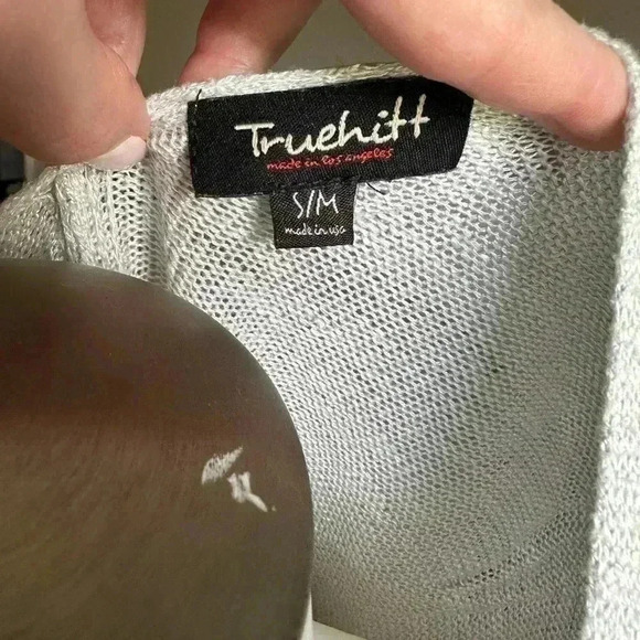 Chicago Blackhawks women’s ombre feather poncho / shawl size S/M - Picture 3 of 5